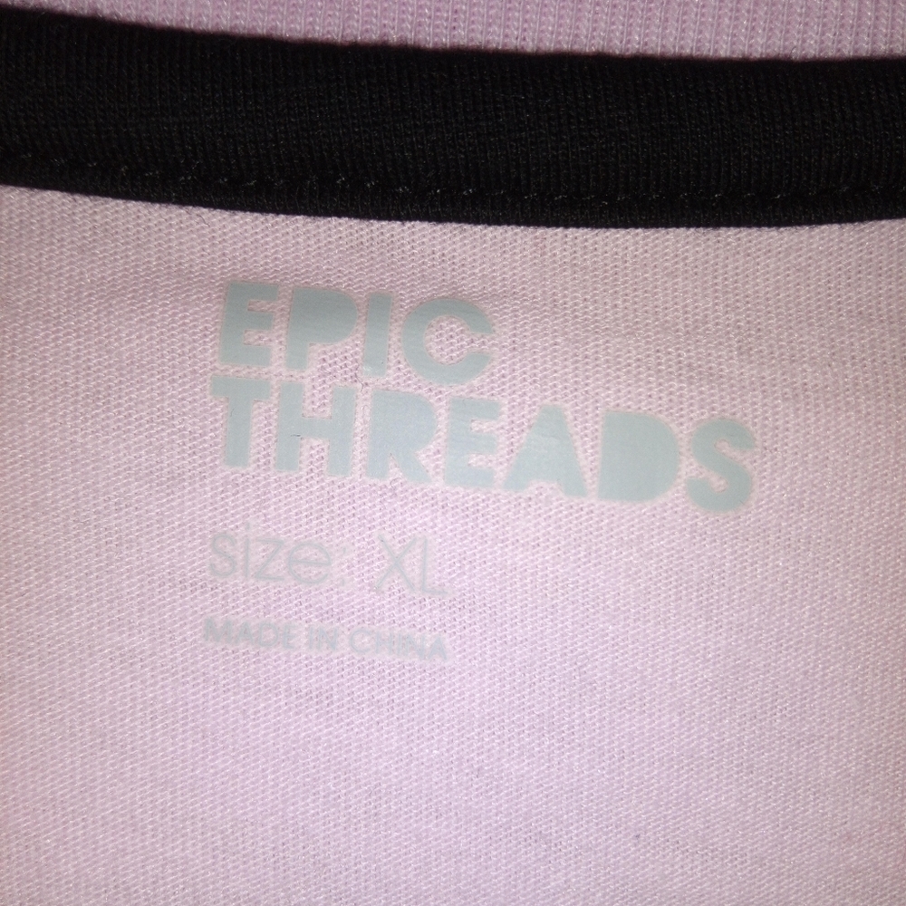 Epic Threads t-shirt - Picture 3 of 4
